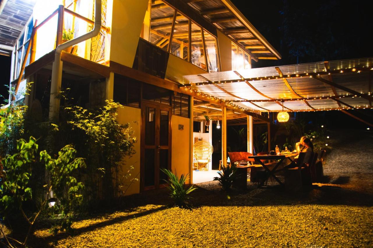 Oasis Uvita Bed and Breakfast Exteriör bild